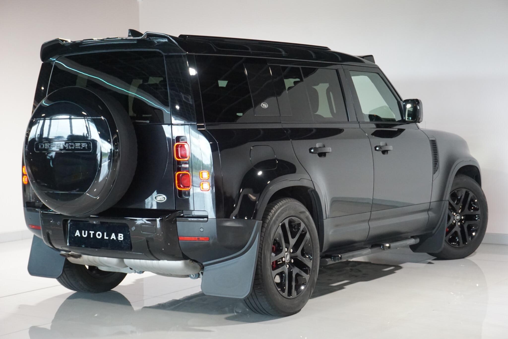 Land Rover Defender 110 3.0 D300 MHEV HSE SUV 5dr Diesel Auto 4WD Euro 6 (s/s) (300 ps)